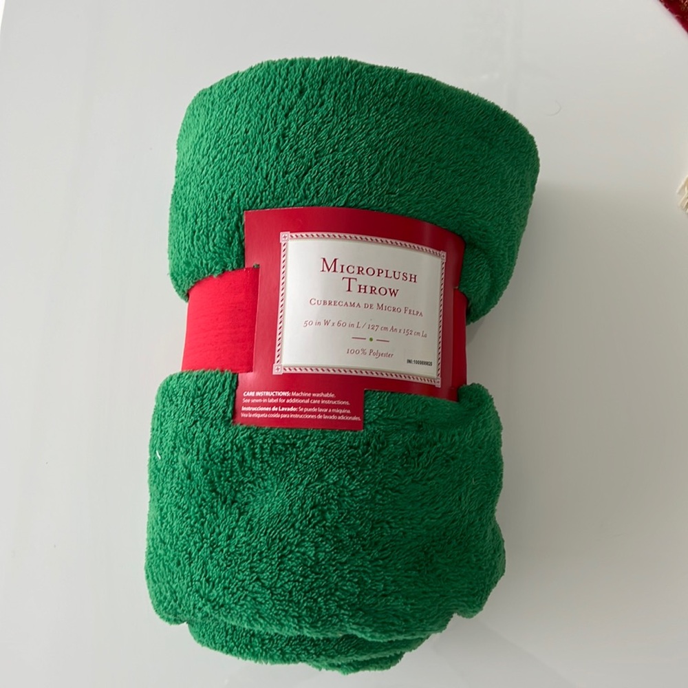 Microplush Throw - Green